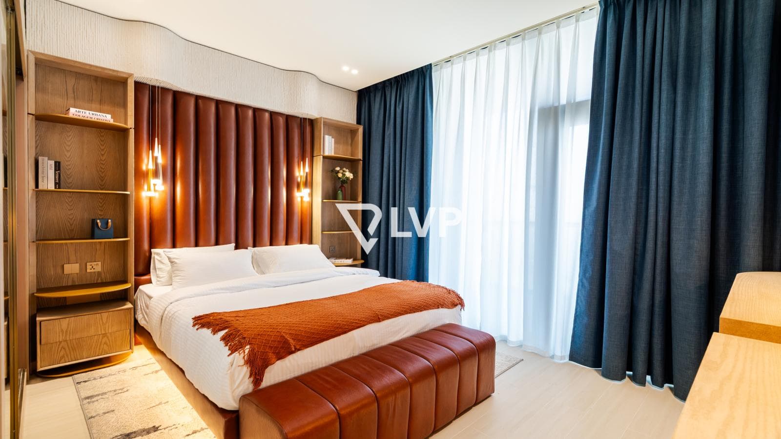 Fully Furnished | Corner Unit | High Floor — photo 3