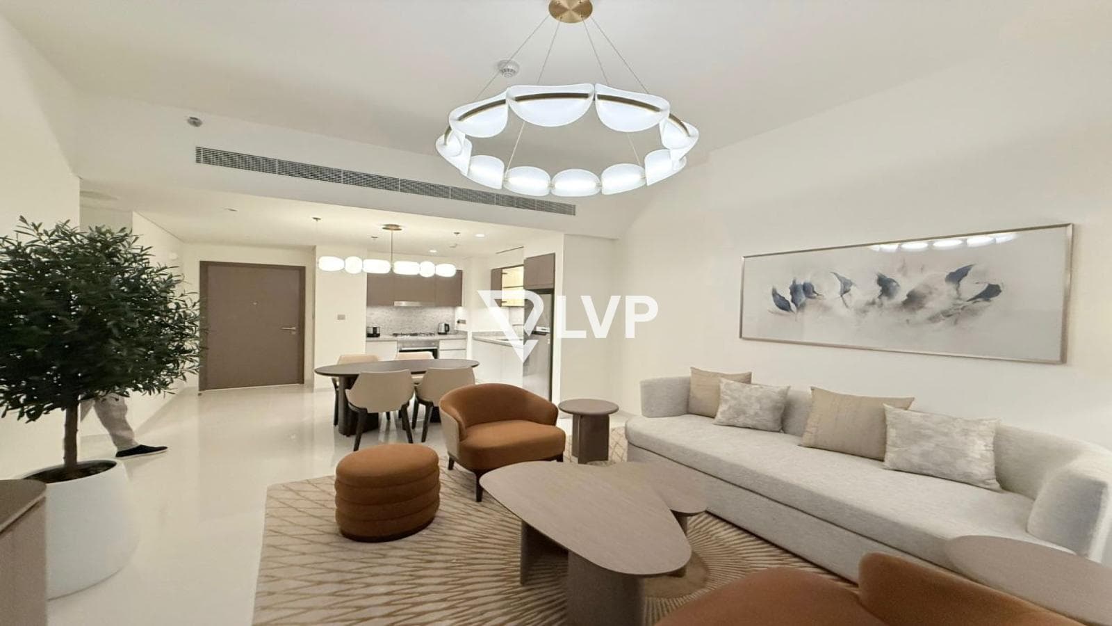 Upgraded 1BR | Fully Furnished | Beachfront — photo 3