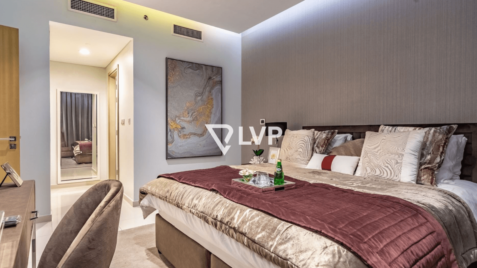 High Floor | Fully Furnished | Hotel Amenities — photo 3