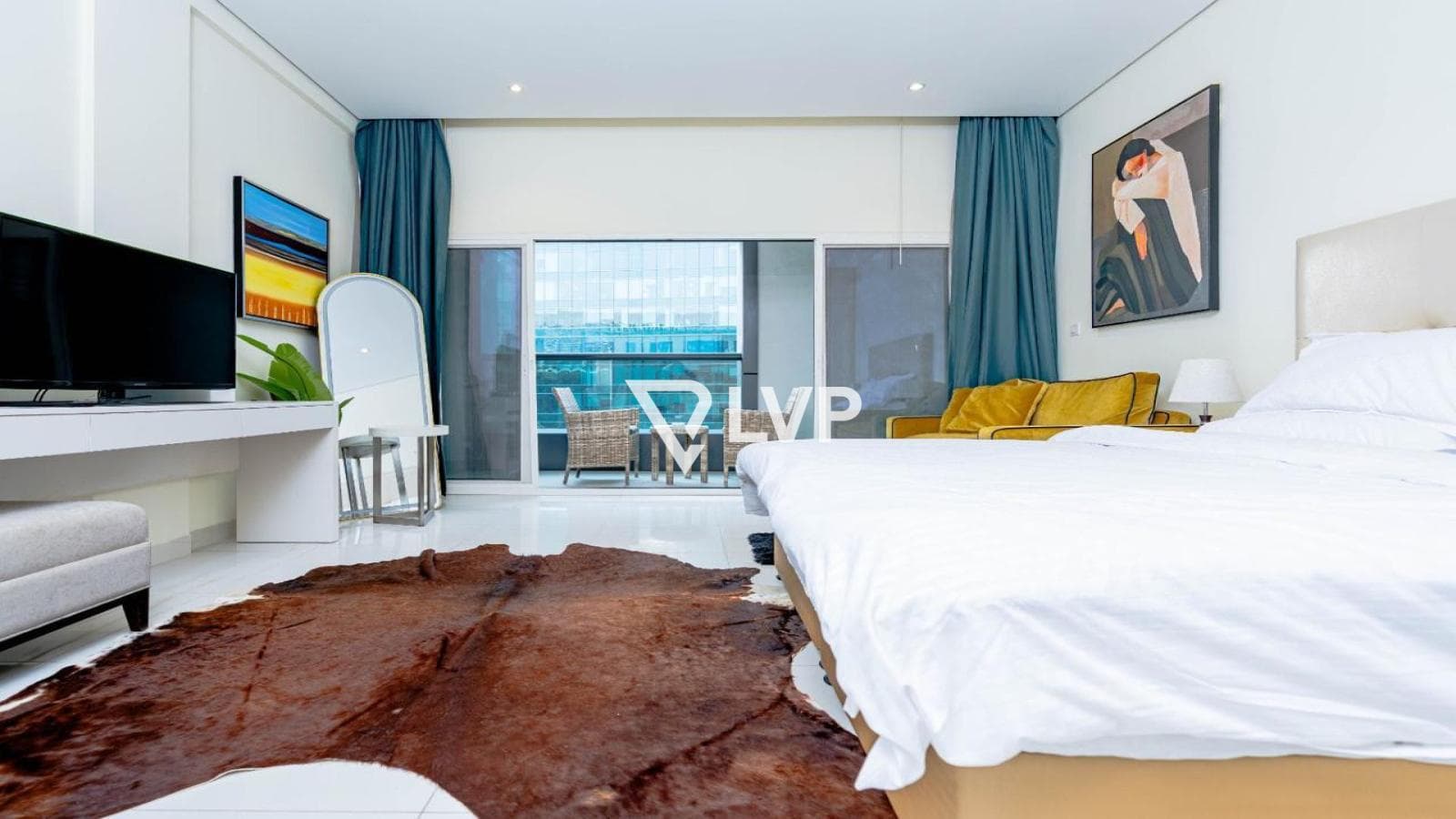 Prime Location | High Floor | Fully Furnished — photo 4