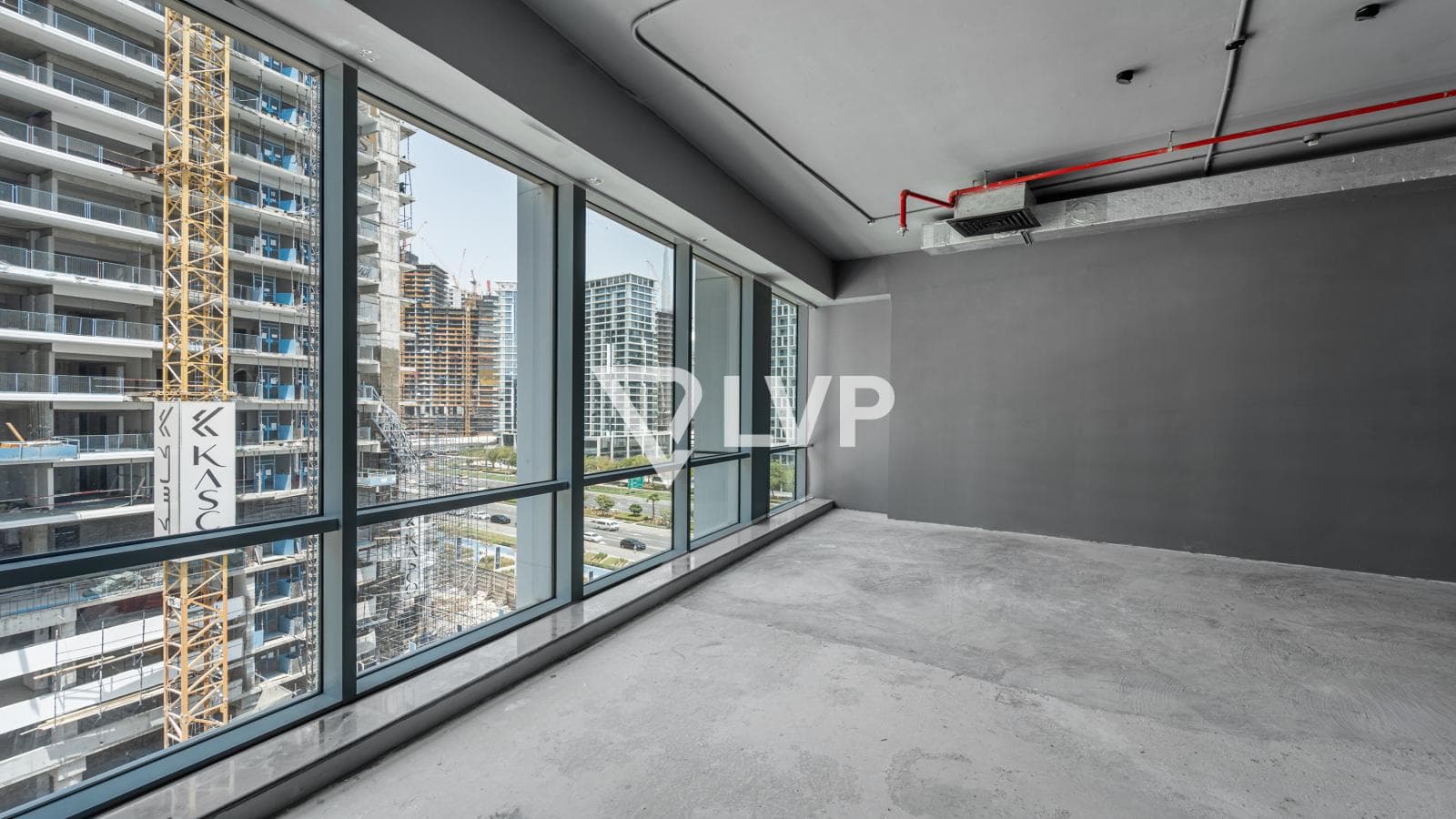 Prime Location | Road View | Ideal Workspace — photo 5