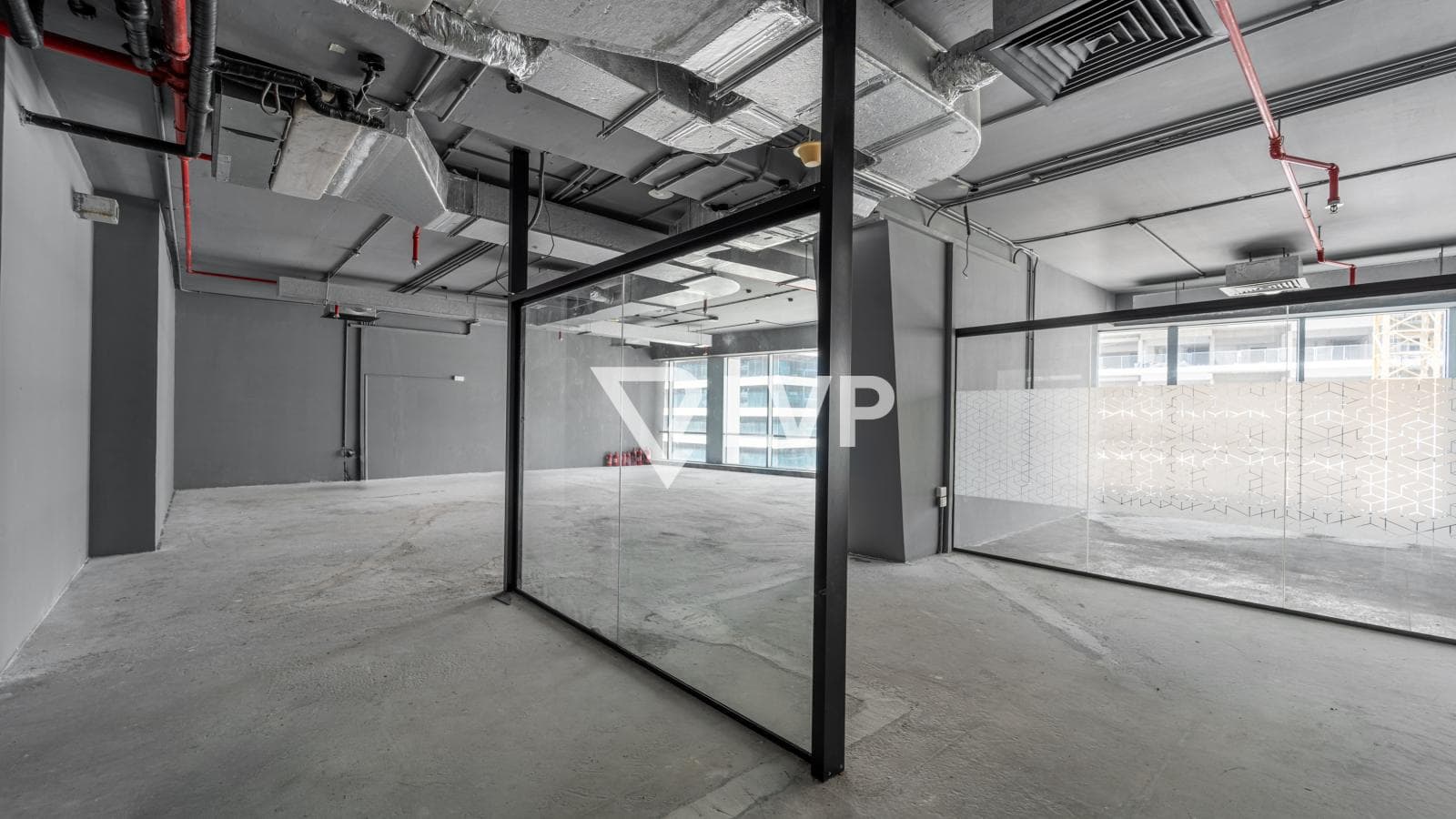 Prime Location | Road View | Ideal Workspace — photo 3